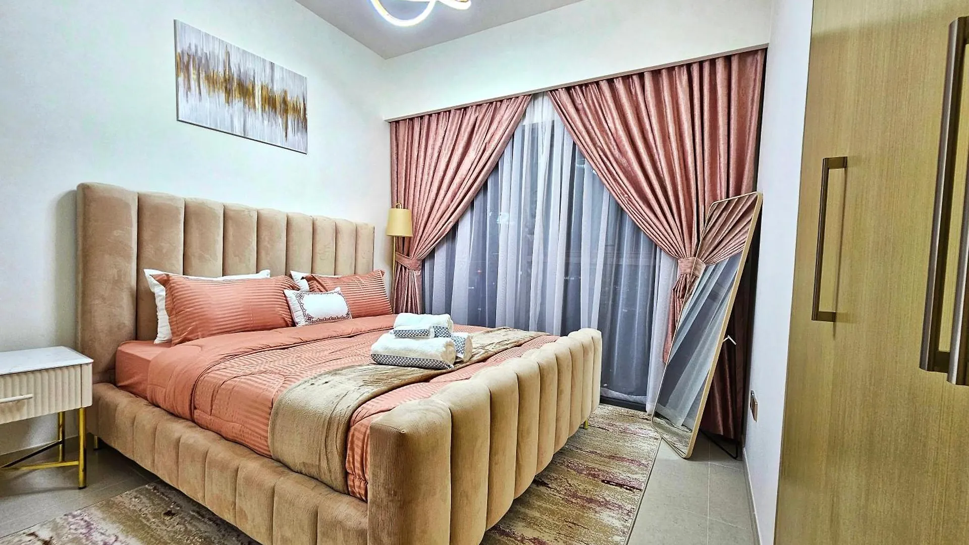 Luxurious 3 Bedroom With Full Burj Khalifa Led And Full Fountain Views 3 Mint Walk To Dubai Mall United Arab Emirates
