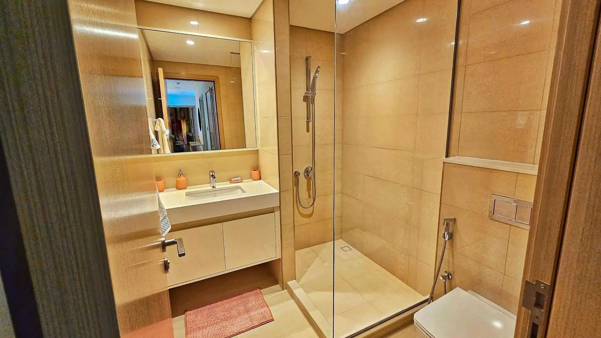 Apartment Luxurious 3 Bedroom With Full Burj Khalifa Led And Full Fountain Views 3 Mint Walk To Dubai Mall