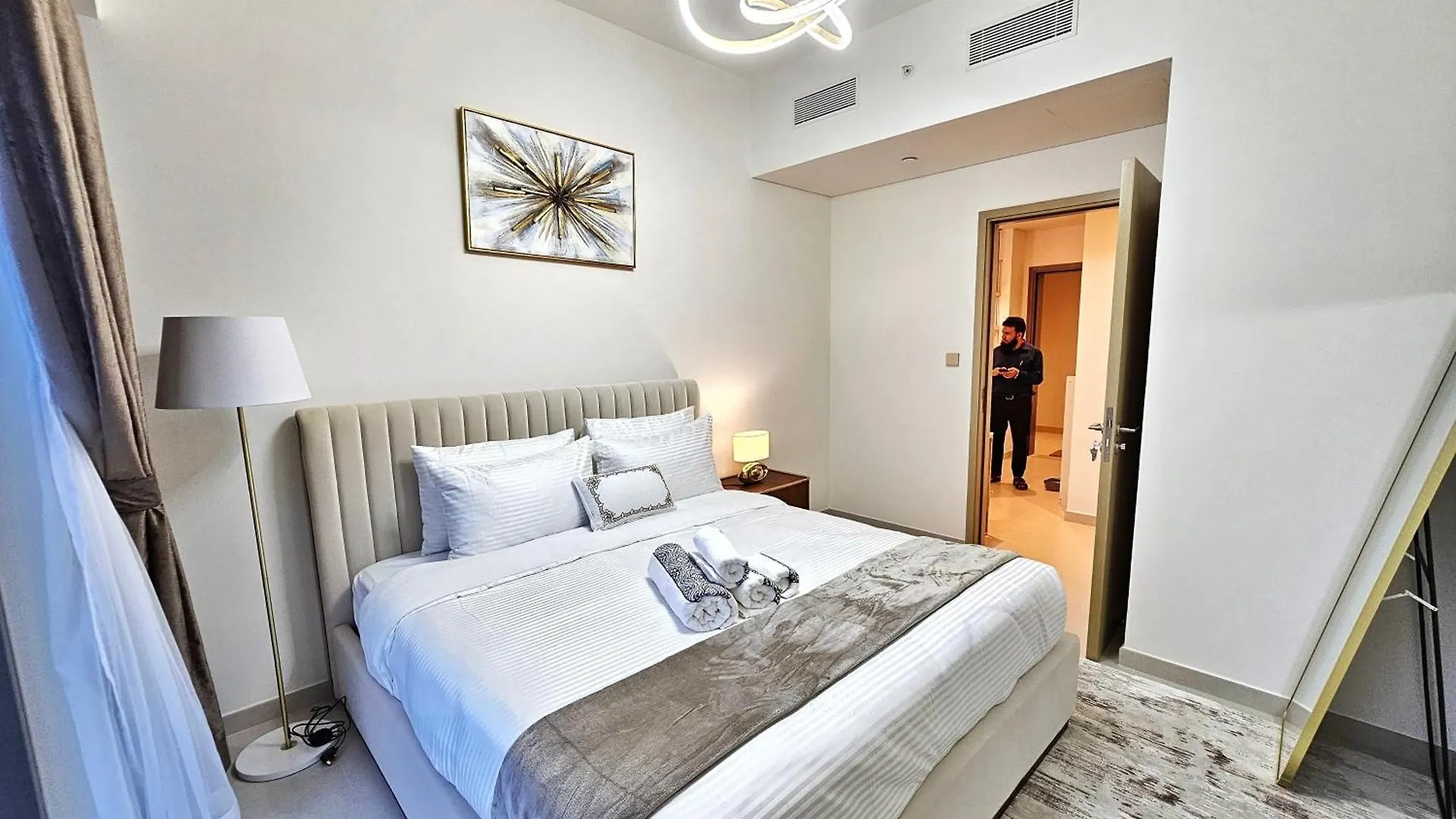 Luxurious 3 Bedroom With Full Burj Khalifa Led And Full Fountain Views 3 Mint Walk To Dubai Mall